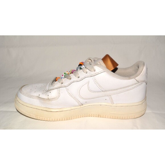 Nike Air Force 1 Sz 5.5Y Low White Leather Sneakers Youth GS Beaded Lace - Picture 3 of 8